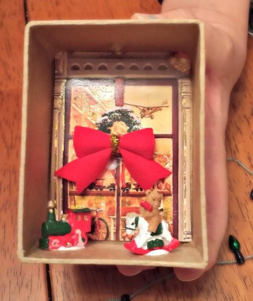 Retro Santa Digital Ornament Box / Printable 5 by 7 by 1.25 Box for Gifts,  Crafts, Diorama, Shadowbox / Vintage Christmas Gift Box 