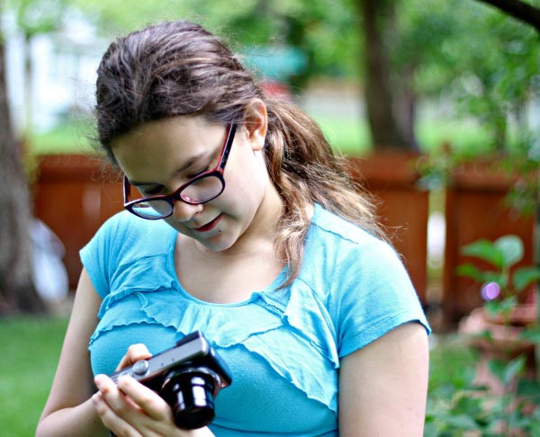 Teaching kids how to take photos + Photo Scavenger Hunt