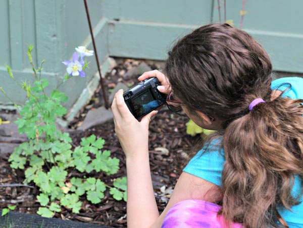 Photo Scavenger Hunt and teaching kids to use a camera